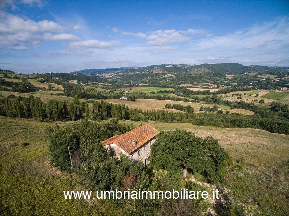 Rustico/Casale/Corte in Vendita Todi