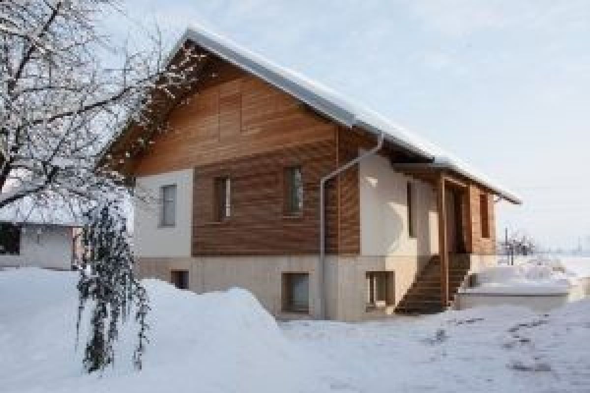 Case in legno RIKO-HISE srl - Arch. Daniele Bonzi Piccola casa a risparmio energetico in Legno Massiccio 