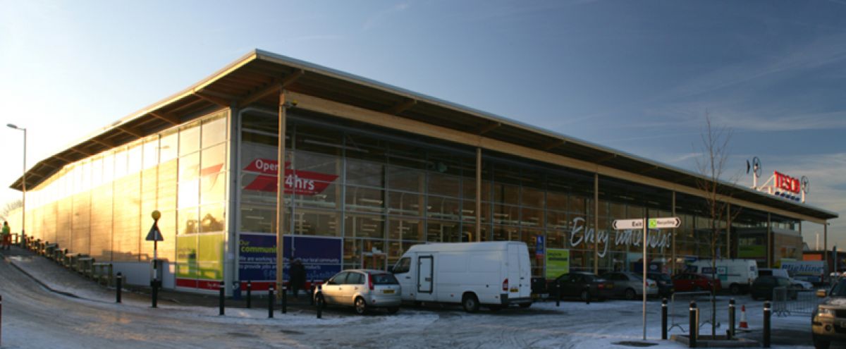 Strutture commerciali in legno RIKO-HISE srl - Arch. Daniele Bonzi GRANDE SUPERMERCATO   - MANCHESTER (GB) 